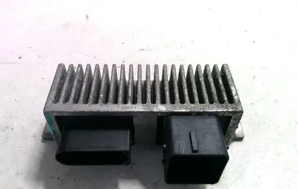 Renault Latitude (L70) Glow plug pre-heat relay 8200558438A