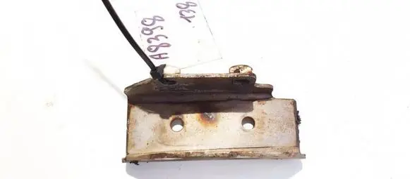 Volvo C30 Engine mounting bracket