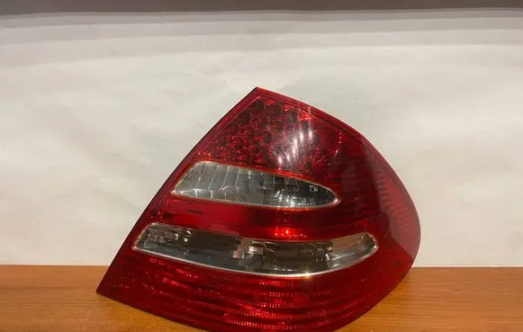 Mercedes-Benz E W211 Rear/tail lights A2118200664