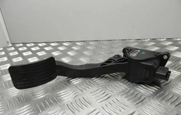 Peugeot 5008 Accelerator throttle pedal F00C3E2443 T1385