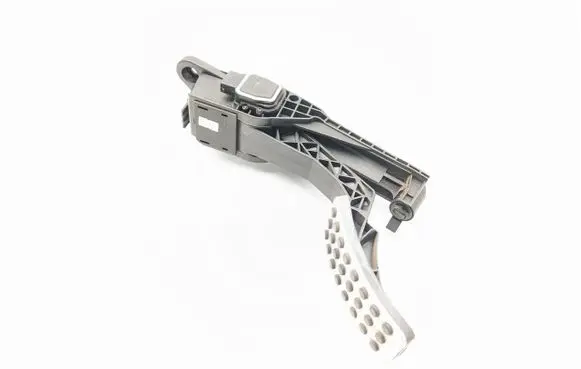 Mercedes-Benz ML W164 Accelerator throttle pedal A1643000104