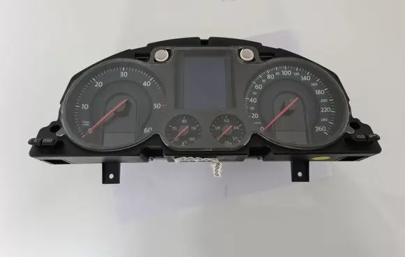 Volkswagen PASSAT B6 Speedometer (instrument cluster) 3C0920870L
