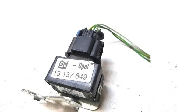 Opel Zafira B Sensor 13137849