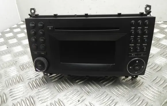 Mercedes-Benz CLC CL203 Radio/CD/DVD/GPS head unit A2038703594