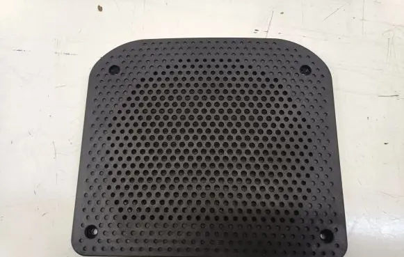 BMW 1 F40 Subwoofer grill/trim 2622499