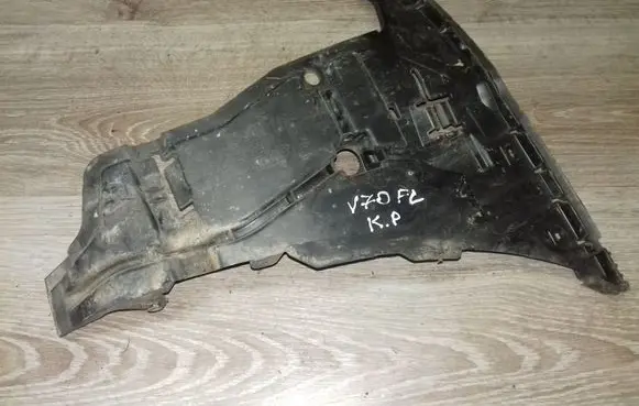 Volvo V70 Front bumper mounting bracket 08693181
