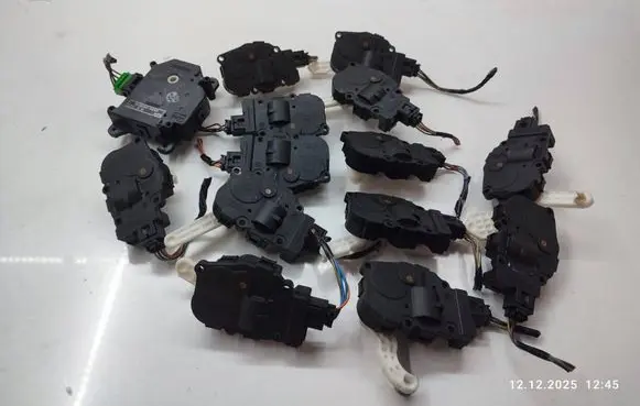 Jaguar XJ X351 Air flap motor/actuator EFB351 MF1139300770 04072011