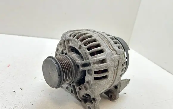 Volkswagen Golf V Generator/alternator 06F903023F