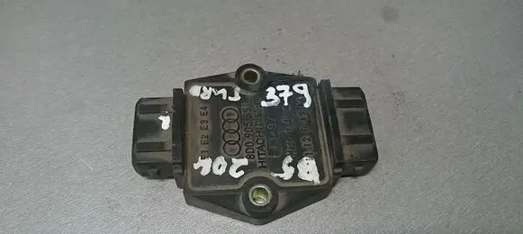 Audi A4 S4 B5 8D Ignition amplifier control unit 8D0905351