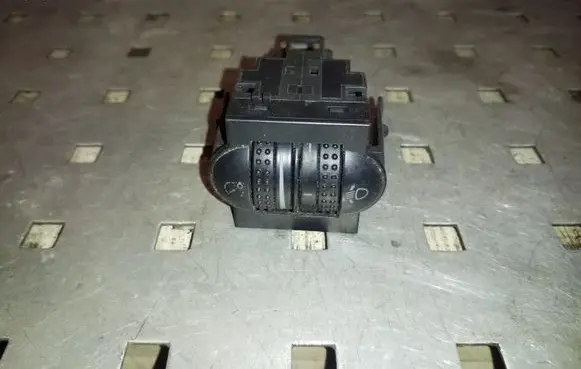 Volkswagen PASSAT B5 Headlight level height control switch 3B0941333A