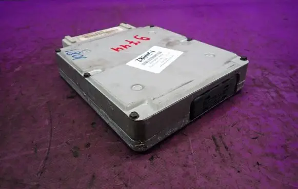 Ford Focus C-MAX Engine control unit/module ECU 