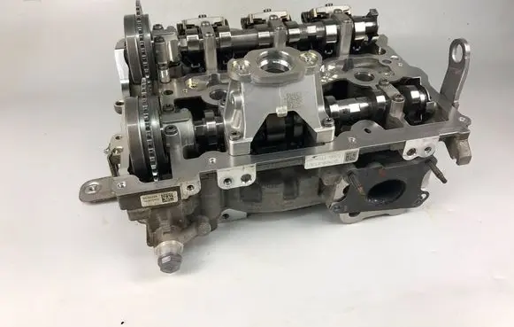 Mini One - Cooper F56 F55 Engine head 8638087 7638711 9453677