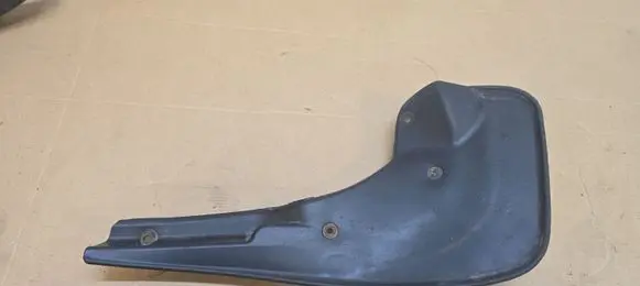 Volkswagen PASSAT B6 Rear mudguard 3C0075101A