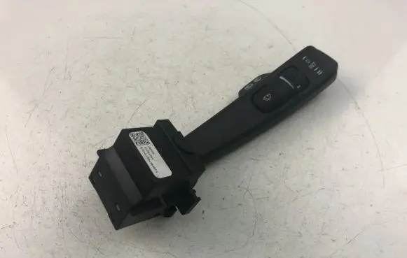 Volvo V70 Indicator stalk 31264354