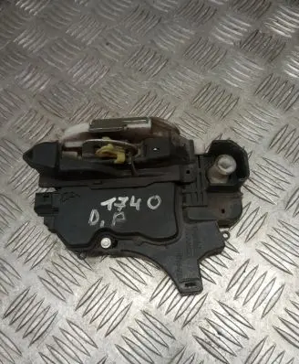 Mitsubishi Colt Front door lock