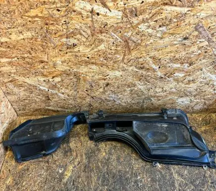 Mercedes-Benz E W124 Wiper trim 1246204278