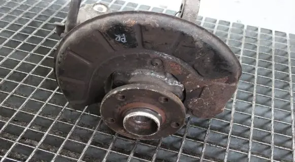 Volkswagen PASSAT B7 Front wheel hub