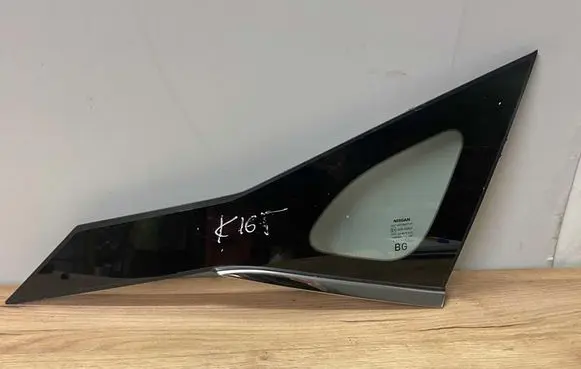 Nissan Qashqai J12 Rear side window 