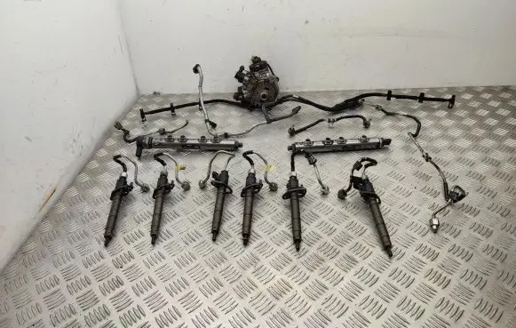 Jaguar XF X250 Fuel injection system set 9X2Q9K546DB 0445116013 0445010614