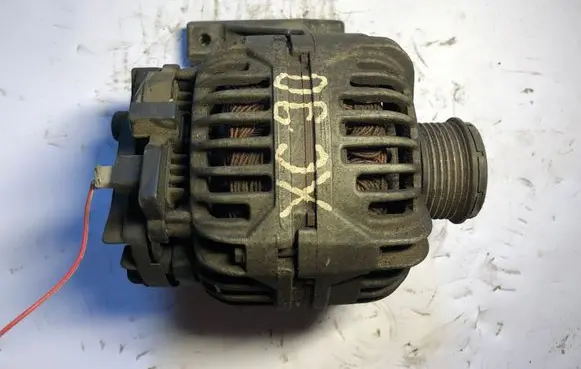 Volvo XC90 Generator/alternator 9459092 0124515054