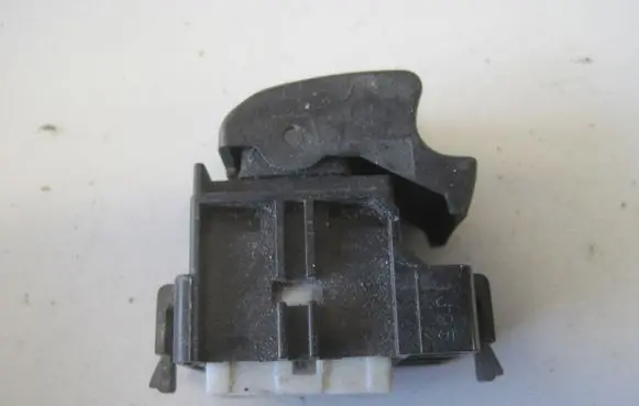 Toyota Land Cruiser (HDJ90) Electric power window relay 3J95