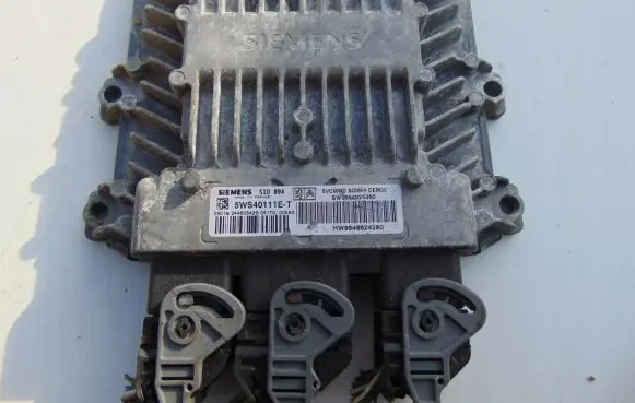 Citroen C2 Engine control unit/module 9654925380