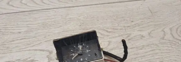 Volvo 440 Clock 435546
