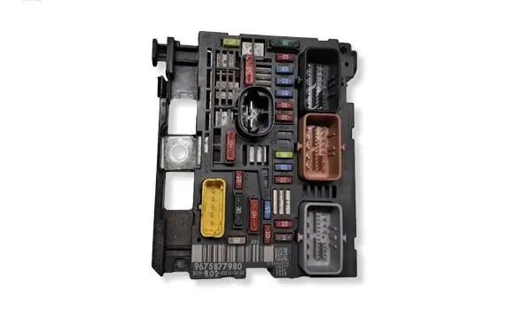 Peugeot 3008 I Fuse box set 9675877980