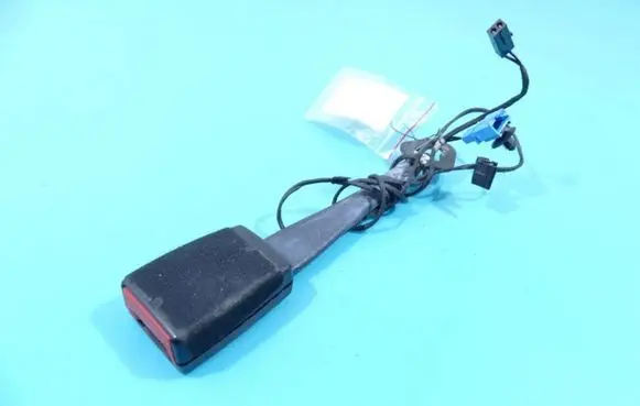 Volkswagen Jetta VI Front seatbelt 506857756 IMPRK1313640