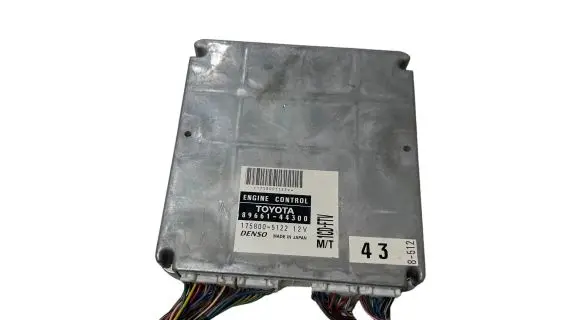 Toyota Avensis Verso Engine control unit/module 8966144300 1758005122