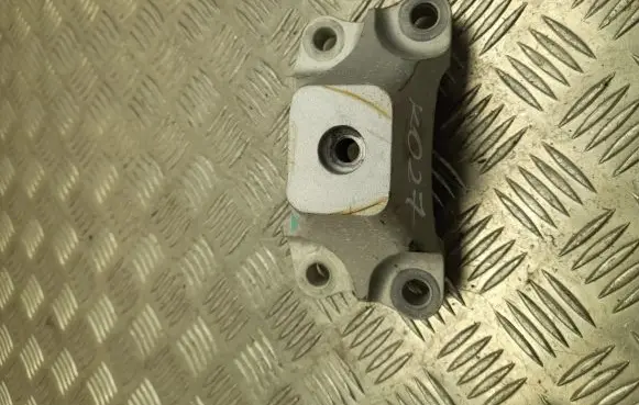 MG ZS Engine mounting bracket 10884499