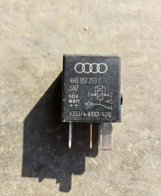 Volkswagen Transporter - Caravelle T5 Other relay 4H0951253C V23374A10001X010