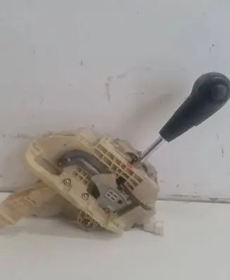 Hyundai Tucson JM Gear shifter/selector 467002EXXX