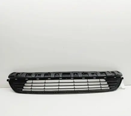 Opel Vivaro Front grill 622543504R