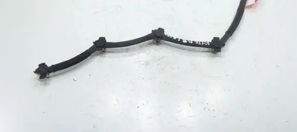 Volkswagen PASSAT B8 Fuel return line/hose 