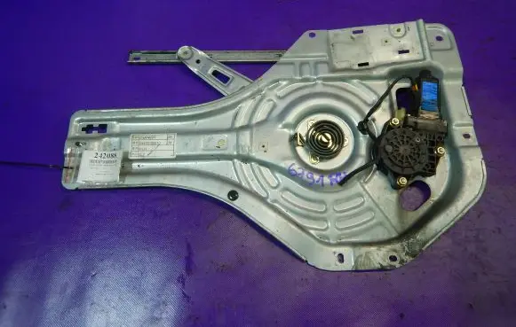 Hyundai Tucson JM Rear door window regulator with motor 83470-2E010