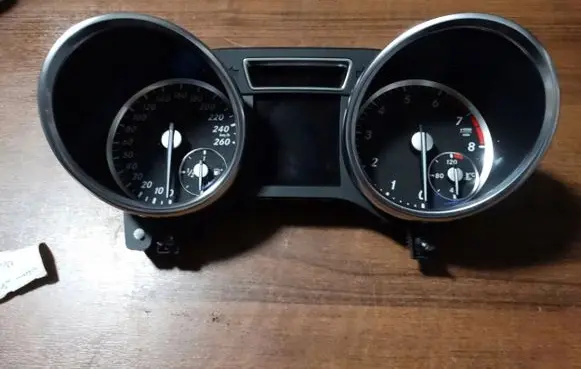 Mercedes-Benz GLE (W166 - C292) Speedometer (instrument cluster)