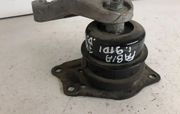 Skoda Fabia Mk1 (6Y) Engine mount bracket