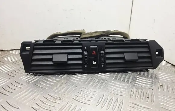 BMW 5 E60 E61 Dash center air vent grill 6910734 7009275