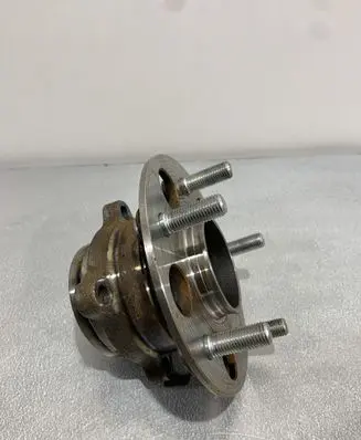 Honda CR-V Rear wheel hub