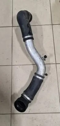 BMW 5 E60 E61 Intercooler hose/pipe 7798101