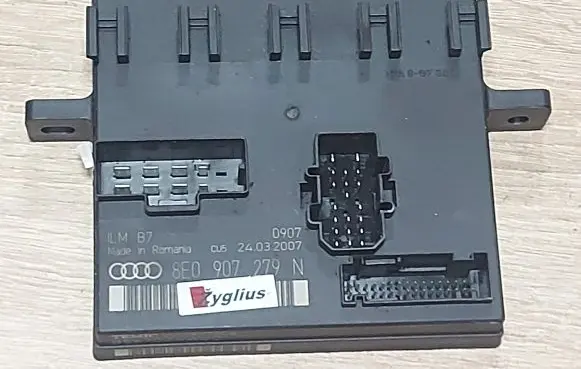 Audi A4 S4 B7 8E 8H Comfort/convenience module 8E0907279N