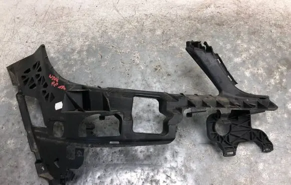 Mercedes-Benz C W204 Front bumper mounting bracket A2048850216 A2048850865