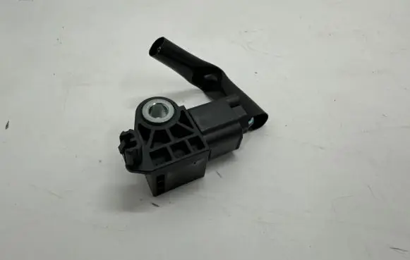 Nissan Qashqai J12 Airbag deployment crash/impact sensor 988306UA0B