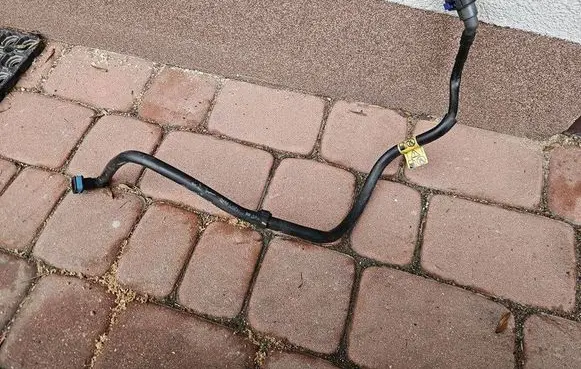 Opel Astra K Fuel line pipe 39170558