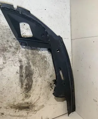 Engine bonnet/hood lock trim molding