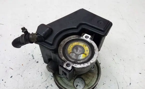 Peugeot 206 Power steering pump 9643691180