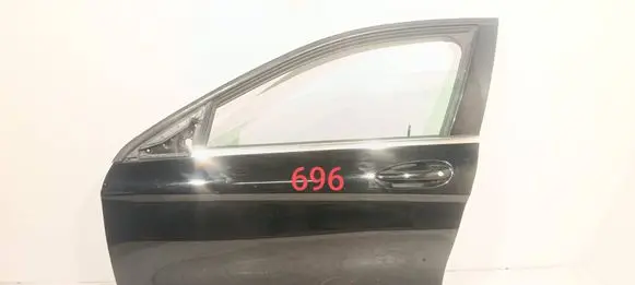 Mercedes-Benz GLA W156 X156 Front door 