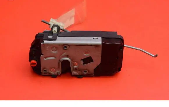 Opel Zafira C Rear door lock 13210738
