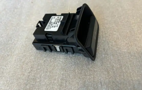 Mercedes-Benz A W176 Hand parking brake switch A2469050451 1212040272 ZGSSTAND